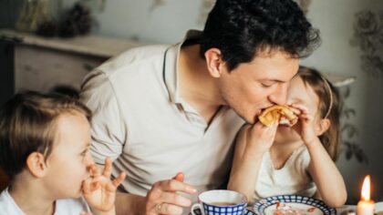 Birthday Traditions and Etiquette in Russia